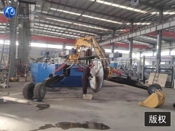  科大兩棲挖泥船試機